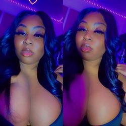 Model Ali Nicole in Photoshoot