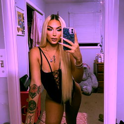 OnlyFans Model Nicole's Purple Photoshoot