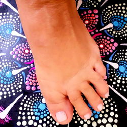 Stylish Feet In The Sky - Fits Model