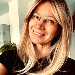 AnnikiRose - Confident Berlin Model