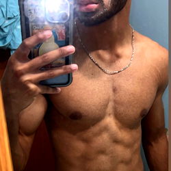 Urbrownbabe - OnlyFans Model Showcasing Physique in Mirror