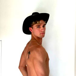 Fitness Model 'LittleIrishBoy' in Western-Style Shoot