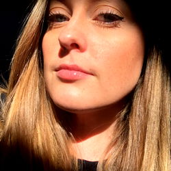 Allie, the USA-Based OnlyFans Model