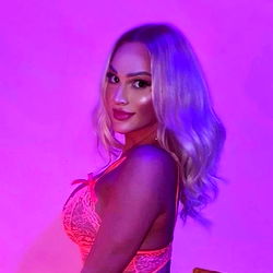 Slovakian OnlyFans Model Posing in Pink Lingerie