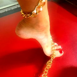 Gold Chain and Anklet: A Symbol of Freedom in 'Into the Wild'?