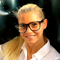 Girl from Wall Street photo