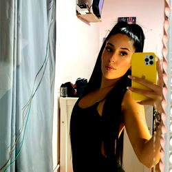 Aitana on OnlyFans: Showcasing Her Unique Style