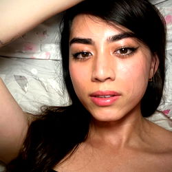 Victoria Salvatore photo