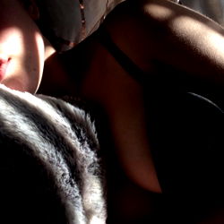 OnlyFans Model Willow's Intimate Photoshoot