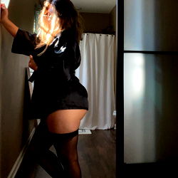 Anna Banana in Intimate Moment