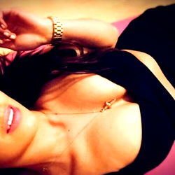 OnlyFans Model JUILETTE❤️ Posing for Intimate Photos