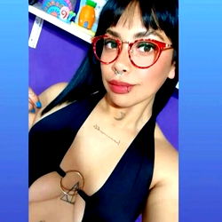 OnlyFans Model Photo Analysis