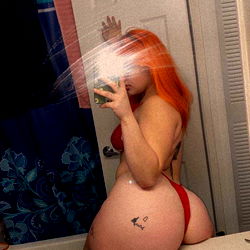 Marie ✨, Adult Model in Bathing Suit