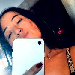 Avril Amarelo - OnlyFans Model, Avril Amarelo Boston