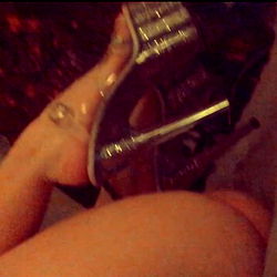 Holly Dupont - OnlyFans Model