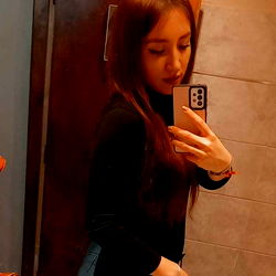 Ayla, the Model - Insta-Worthy Shot