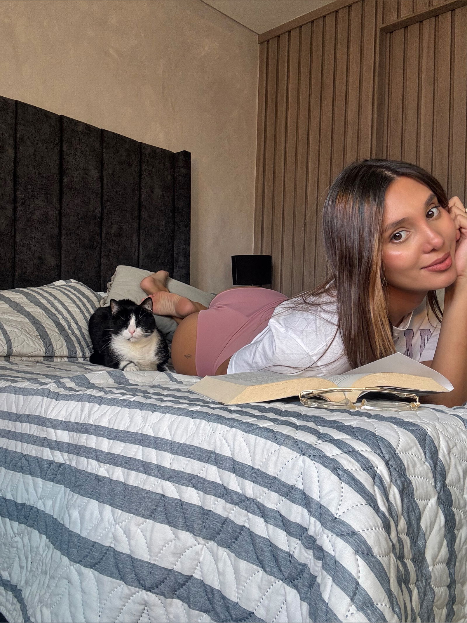 𝓢𝓵𝓲𝓶 𝓰𝓲𝓻𝓵 🍒 Annie. photo