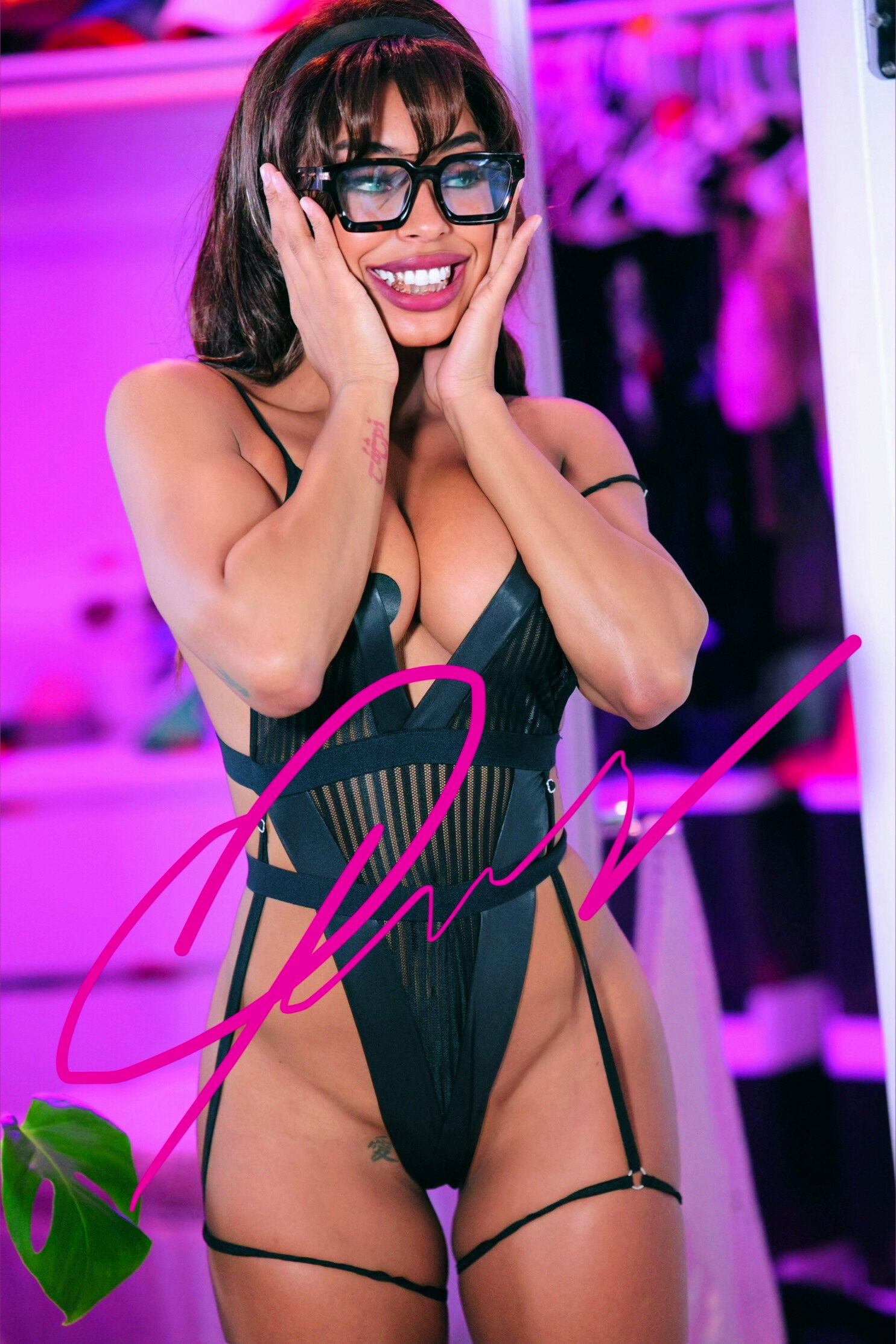 SWOLLA-BUNNY 🐰 photo