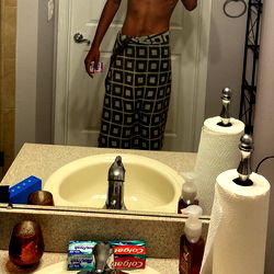 Model Jayfinesse Showcases Style with Fashion-forward Trends