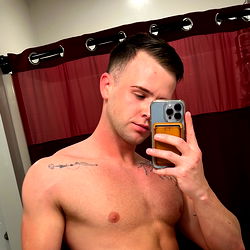 Shane, Onlyfans Model from Savannah, GA, in the Gym