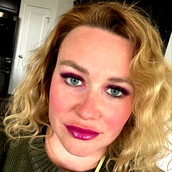 Sweetlusciousgenie photo