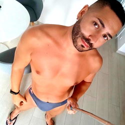 Saurux, a Model from Las Palmas de Gran Canaria