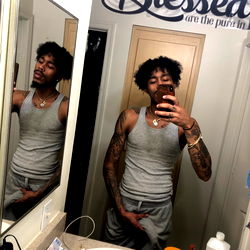 DaddyDeee in the Bathroom