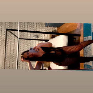 Alba Brunette for VIP photo