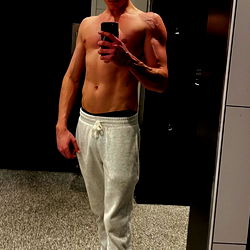 OnlyFans Model Kypod Showcasing his Body in Gym