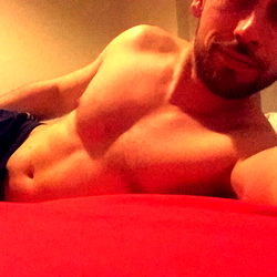 OnlyFans Model Pussylover in an Attractive Shirtless Photo