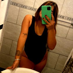 La chinaa - OnlyFans Model in Black and White Bathing Suit