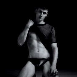 MatixtomFREE: Onlyfans Model Shot in Studio