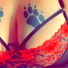 ๐ถ๏ธCrazyRed๐ photo