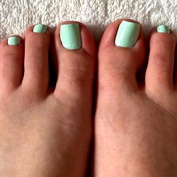 TauriMoon's Toe-tastic Manicure