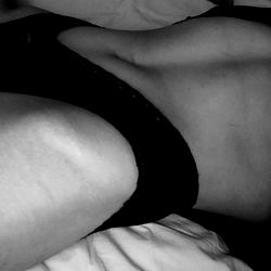 Dadddyzzzgirl, the New Zealand-born OnlyFans model, shares an intimate moment.