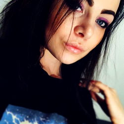 Victoria Wish🍓🍓🍓 photo