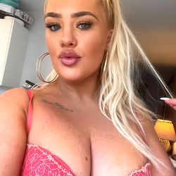 OnlyFans Model Millie Posing in Pink Lingerie