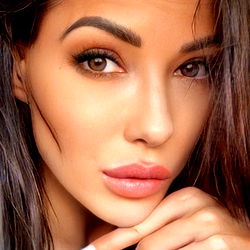 Alexa Tomas 🌹 photo