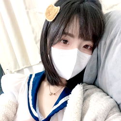 🌱薄荷, Taiwan Model in School Uniform with Mask