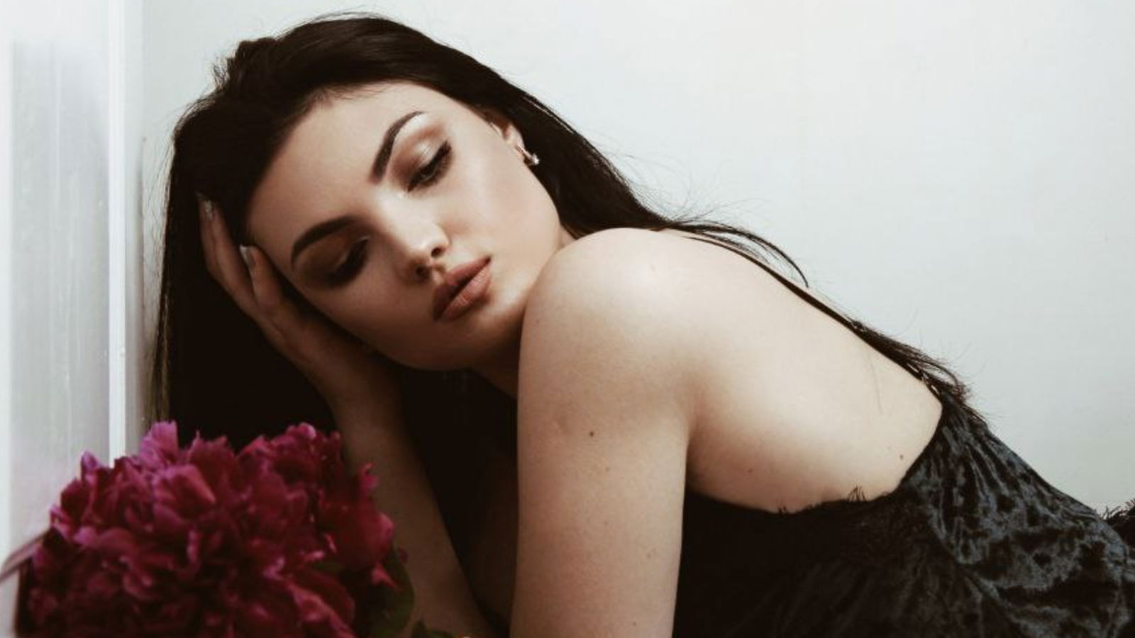 Anna Ember 🐾 photo