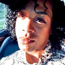 Kiana Amour: Miami-Based Model