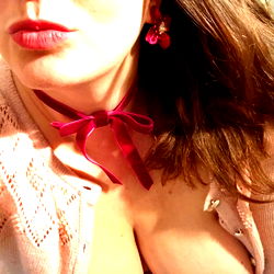 Casually Chic Beauty with Red Ribbon Bow