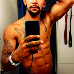 Anthony Black, Latin Hot😈 from Chile: Shirtless Selfie in Bathroom