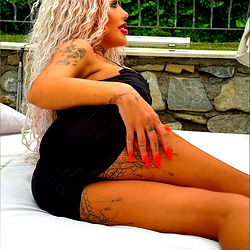 Scarlett Fox, OnlyFans Model, Relaxing in Bucharest