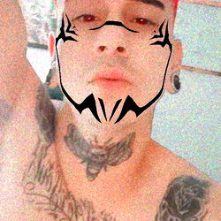 Bbandroide's Intricate Tattoo and Vibrant Pink Hair