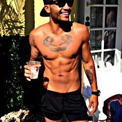 Isaiah Lovely Fitness Model Shows Off Abs