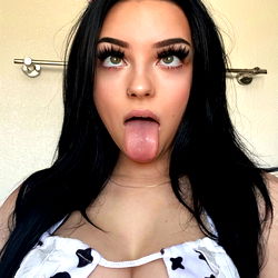 Princess Lils ❤️‍🔥 Petite Little Freak photo