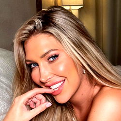 Lexi Lowe DIRTY TALK QUEEN 👑 photo