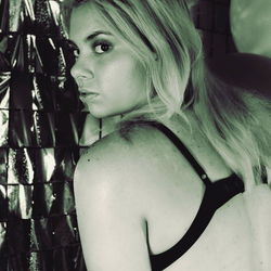 Intimate Alice, Behind the Curtain