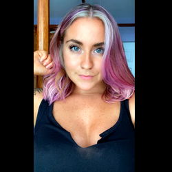 Michaella: A Trendy Model Showcasing a Dynamic Style